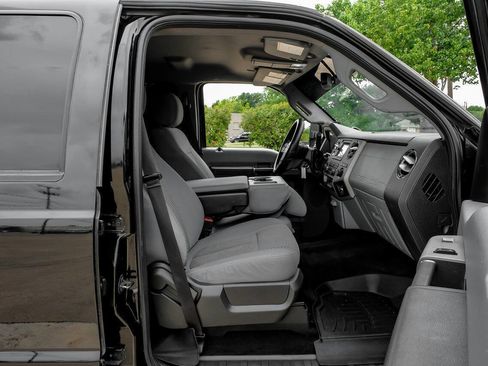 Used 2016 Ford F250 XLT w/ XLT Value Package AWD/4WD image 38