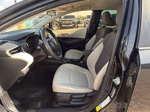 Used 2020 Toyota Corolla LE image 11
