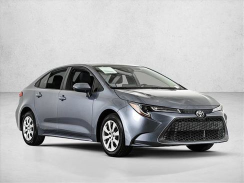 Used 2022 Toyota Corolla LE FWD image 3
