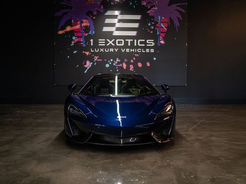 Used 2019 McLaren 570S Spider image 4