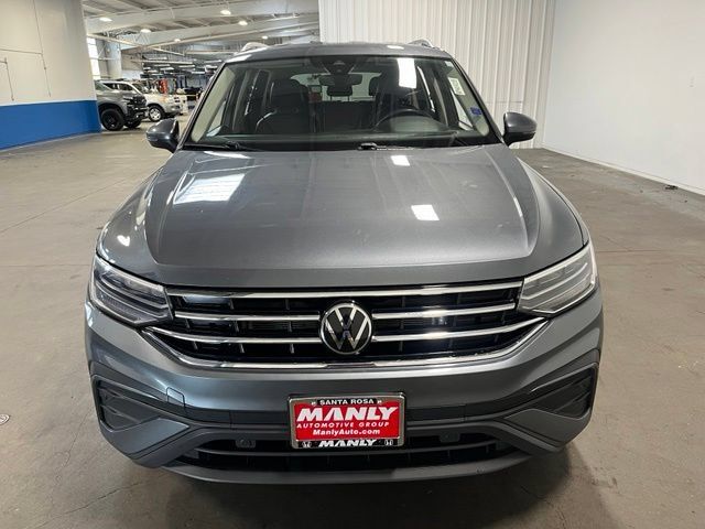 Used 2024 Volkswagen Tiguan SE AWD/4WD image 8