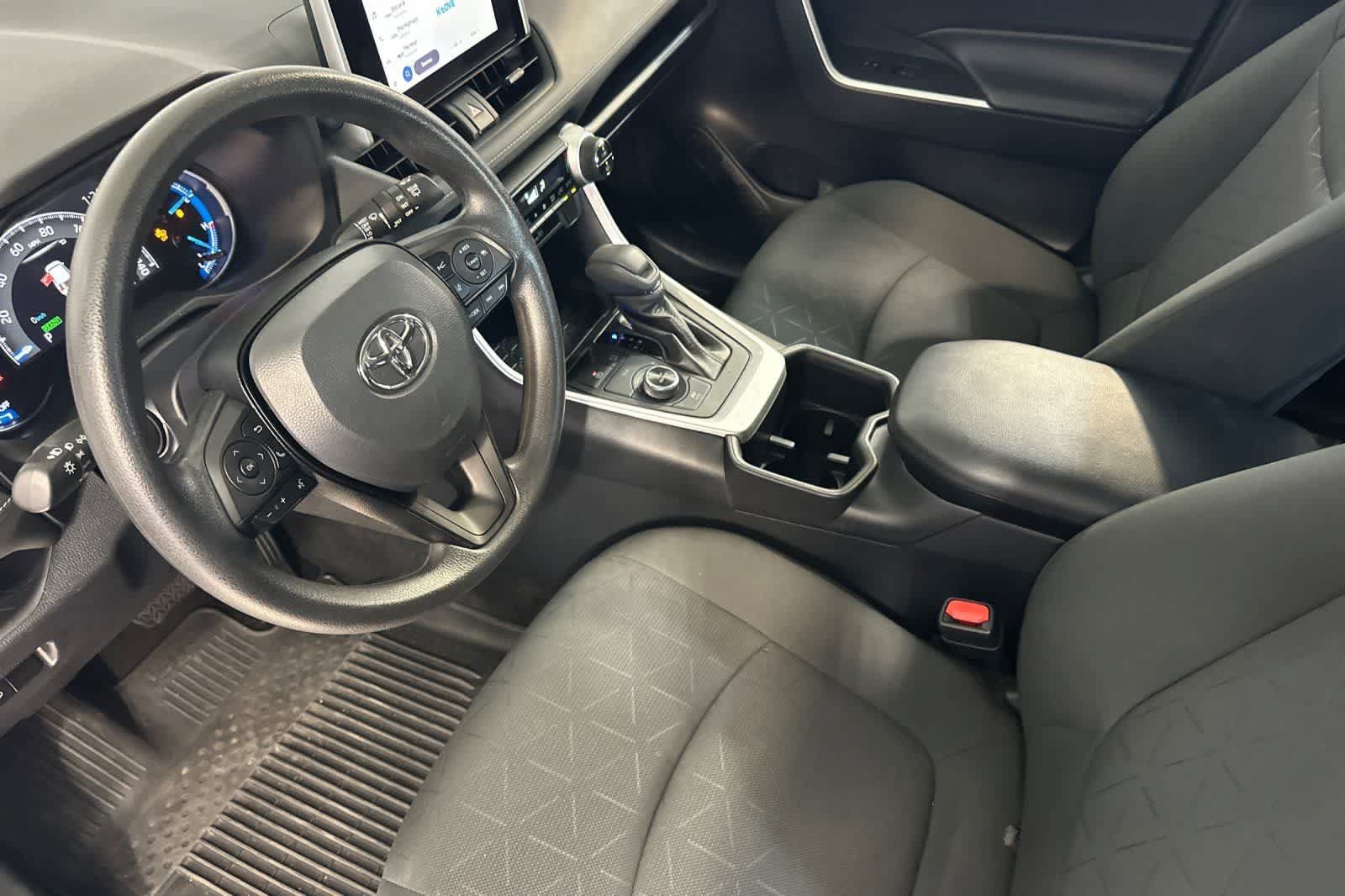 Used 2024 Toyota RAV4 XLE AWD/4WD image 14