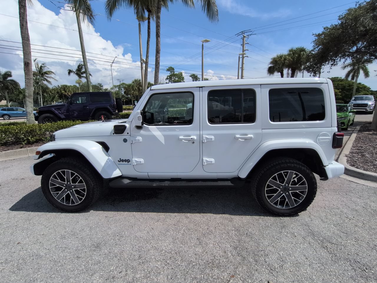 Used 2024 Jeep Wrangler High Altitude AWD/4WD image 8