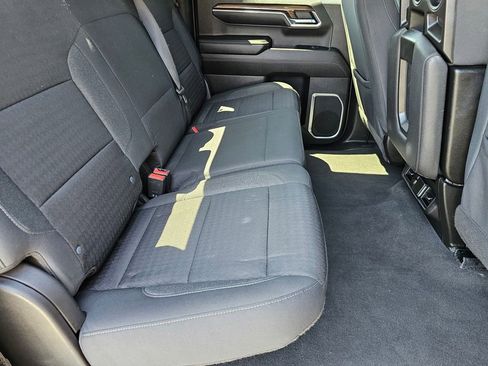 Used 2023 Chevrolet Silverado 1500 LT AWD/4WD image 15