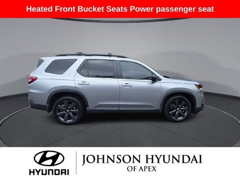 Used 2024 Honda Pilot Sport image 10