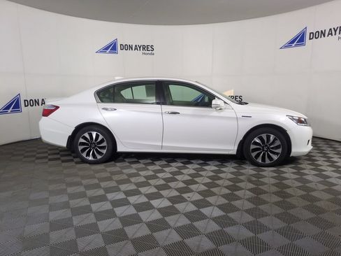 Used 2015 Honda Accord Hybrid Sedan image 6