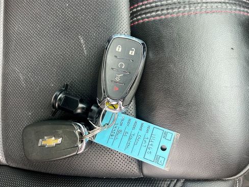 Used 2023 Chevrolet Traverse RS AWD/4WD image 35