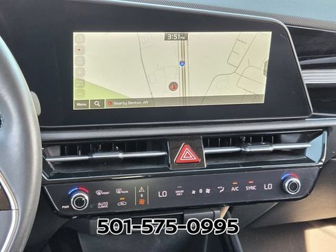 Used 2023 Kia Niro EX FWD image 22