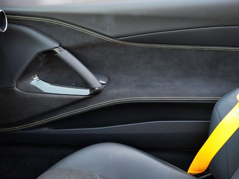 Used 2023 Ferrari 812 GTS RWD image 21