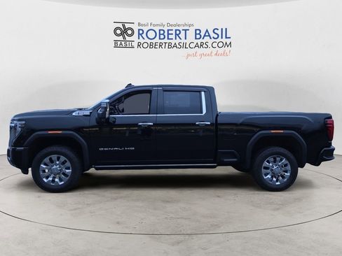 Used 2024 GMC Sierra 2500 Denali w/ Denali Reserve Package image 2