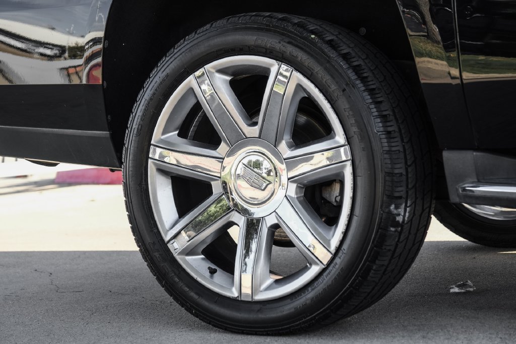 Used 2019 Cadillac Escalade ESV Luxury AWD/4WD image 68