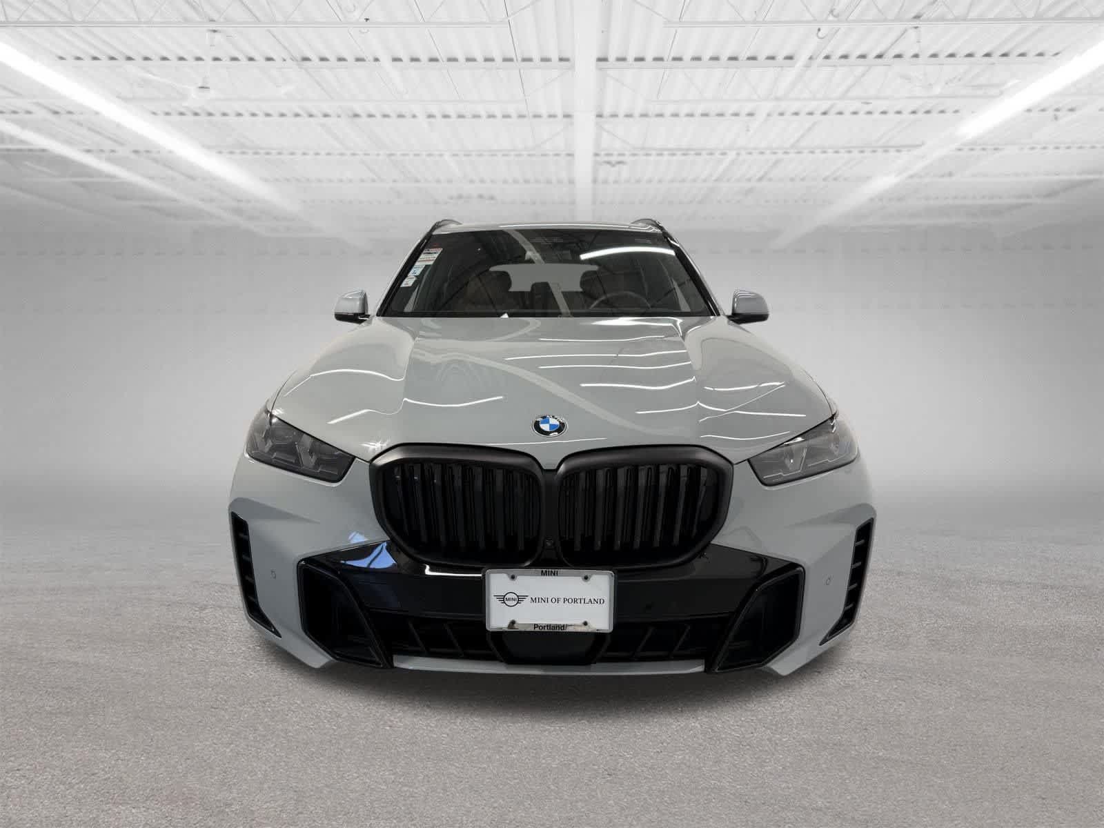 Used 2024 BMW X5 xDrive40i w/ M Sport Package AWD/4WD image 8