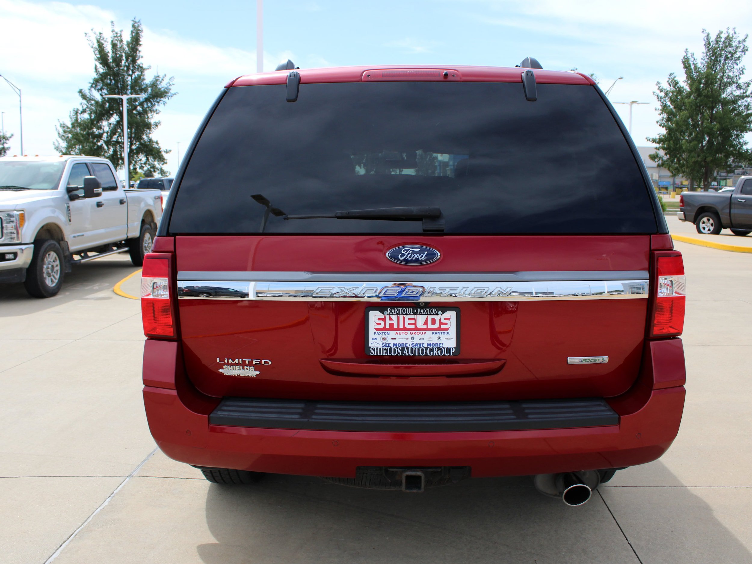 Used 2017 Ford Expedition Limited w/ Equipment Group 301A AWD/4WD image 4