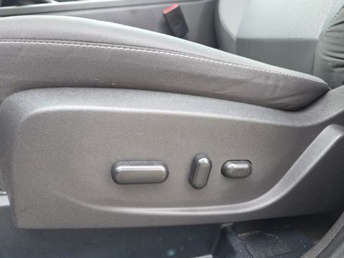 Used 2017 Ford Escape SE w/ Equipment Group 201A FWD image 16
