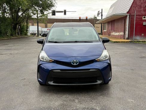 Used 2016 Toyota Prius V Four image 3