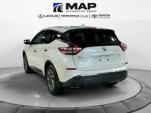 Used 2018 Nissan Murano S image 2