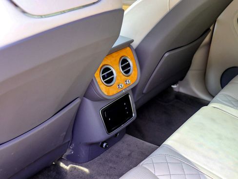 Used 2017 Bentley Bentayga W12 AWD image 36