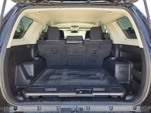 Used 2018 Toyota 4Runner SR5 image 10