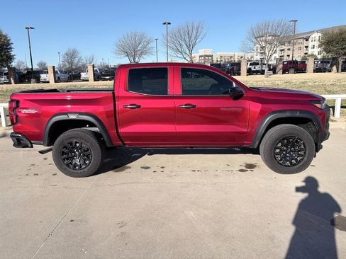 Used 2024 Chevrolet Colorado Trail Boss w/ Technology Package image 3