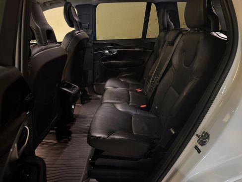 Used 2017 Volvo XC90 T6 Momentum w/ Vision Package image 11