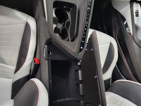 Used 2023 Chevrolet Corvette Stingray Premium Cpe w/ Z51 Performance Package image 18