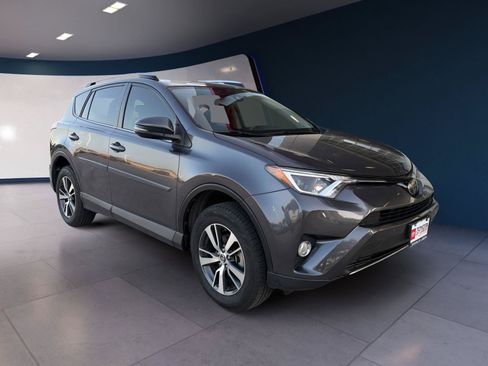 Used 2018 Toyota RAV4 XLE FWD image 7