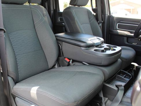 Used 2025 RAM 5500 4x4 Crew Cab image 38