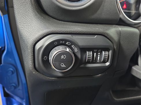 Used 2021 Jeep Gladiator Overland w/ Popular Equipment Package image 25