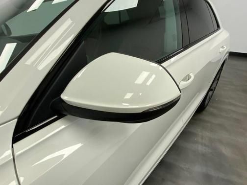 Used 2022 Audi Q8 Premium AWD/4WD image 12