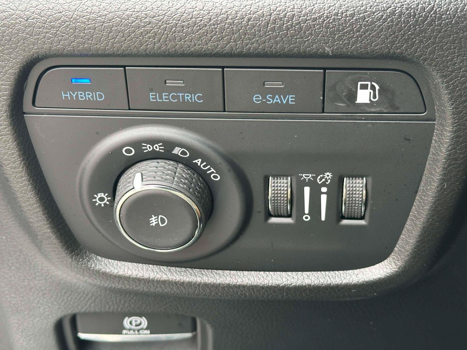 Used 2023 Jeep Grand Cherokee Summit AWD/4WD image 23