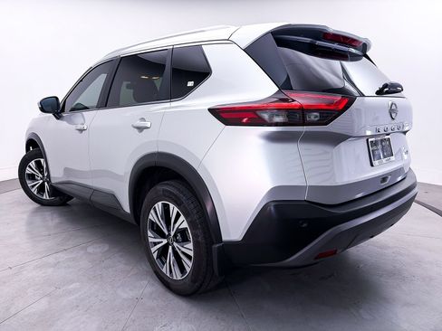 Used 2023 Nissan Rogue SV w/ SV Premium B Package FWD image 2