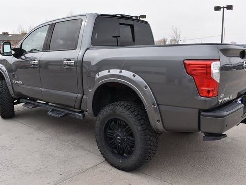 Used 2021 Nissan Titan SV w/ SV Convenience Package image 9
