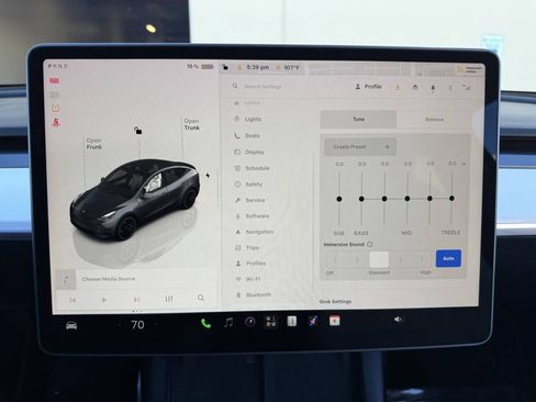 Used 2023 Tesla Model Y Performance AWD/4WD image 16