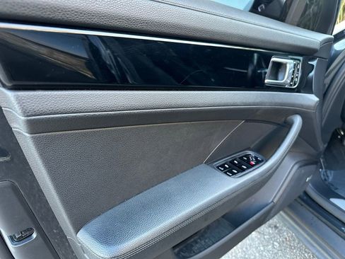 Used 2019 Porsche Panamera 4 w/ Premium Package Plus image 33