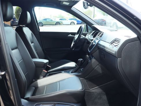 Used 2021 Volkswagen Tiguan SE R-Line image 35