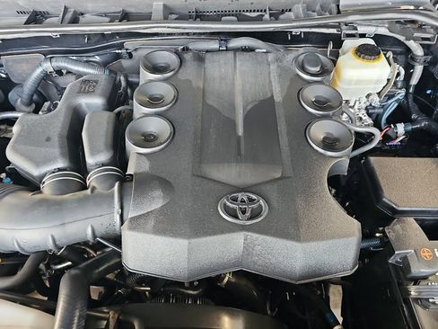 Used 2016 Toyota 4Runner Limited image 32