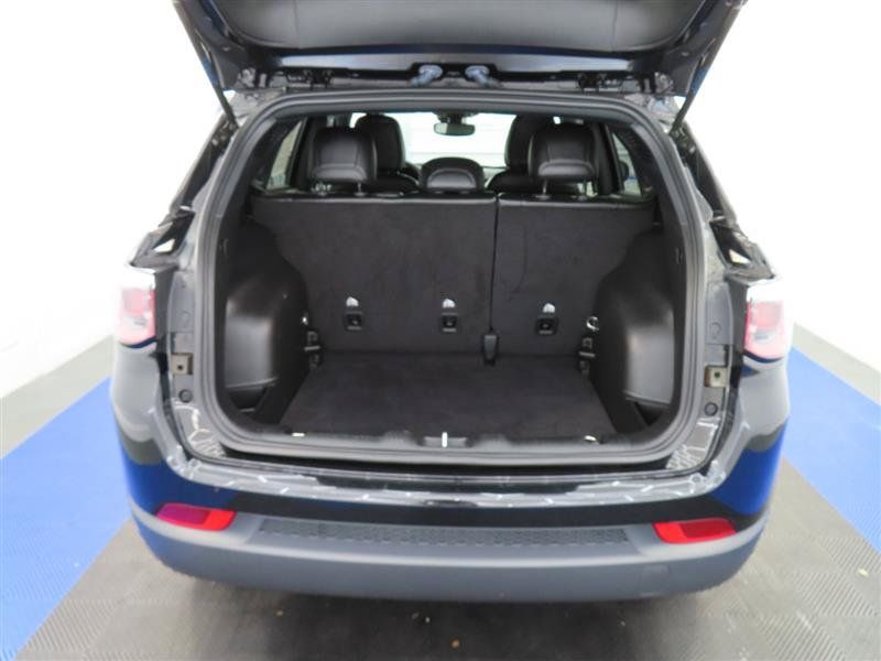 Used 2023 Jeep Compass Latitude AWD/4WD image 12