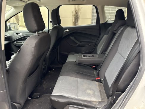 Used 2019 Ford Escape SE image 28
