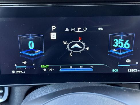 Used 2024 Hyundai Elantra Limited image 26