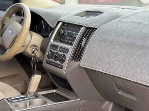 Used 2010 Ford Edge SE image 4