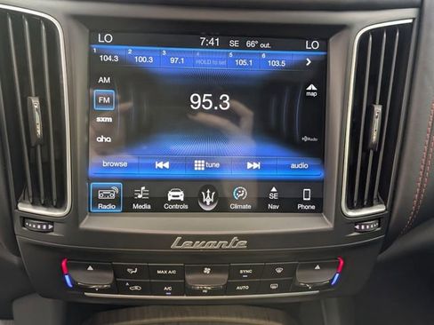 Used 2018 Maserati Levante AWD/4WD image 21