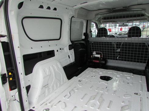 Used 2022 RAM ProMaster City Tradesman FWD image 26