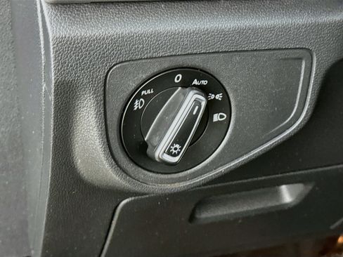 Used 2018 Volkswagen Atlas SE AWD/4WD image 12