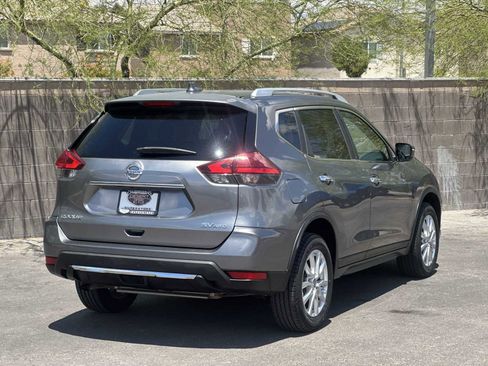 Used 2017 Nissan Rogue SV AWD/4WD image 8