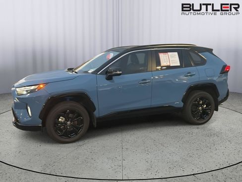 Certified 2025 Toyota RAV4 XSE w/ Weather Package AWD/4WD image 3
