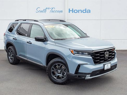 Certified 2024 Honda Pilot TrailSport image 2