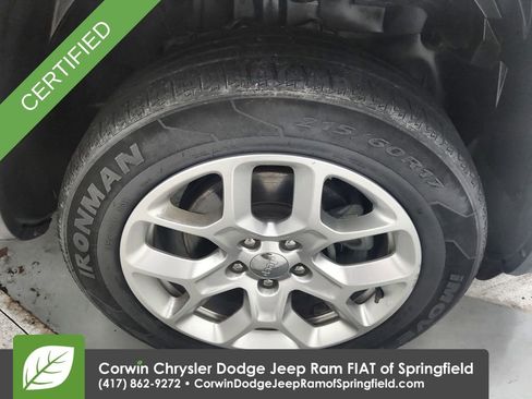 Certified 2017 Jeep Renegade Latitude w/ Safety & Security Group AWD/4WD image 31