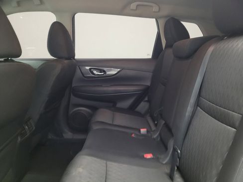 Used 2018 Nissan Rogue S image 18