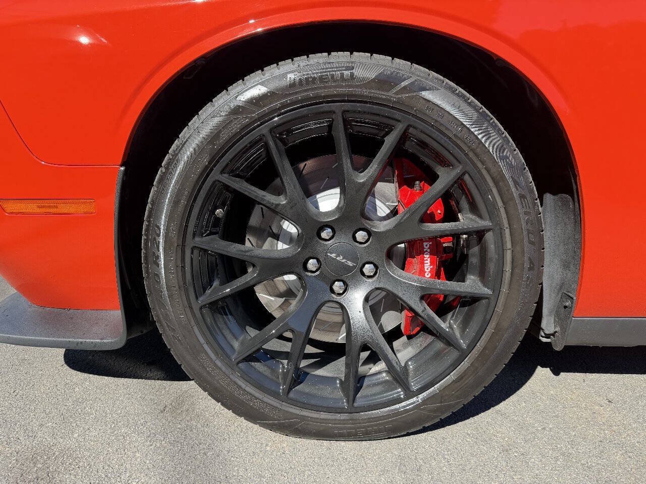 Used 2016 Dodge Challenger SRT Hellcat RWD image 11