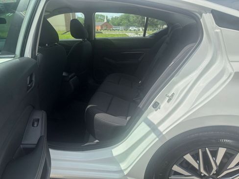 Used 2025 Nissan Altima 2.5 SV image 24